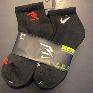 New boys 6 pack of Nike socks
